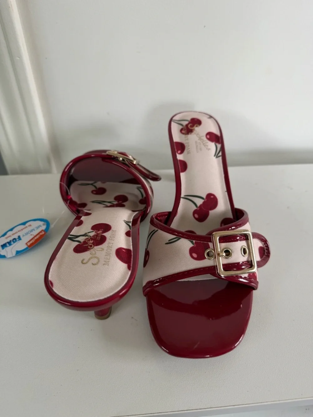 LAST FEW PAIRS Cherry kitten heels MEMORY FOAM - Picture 1 of 6